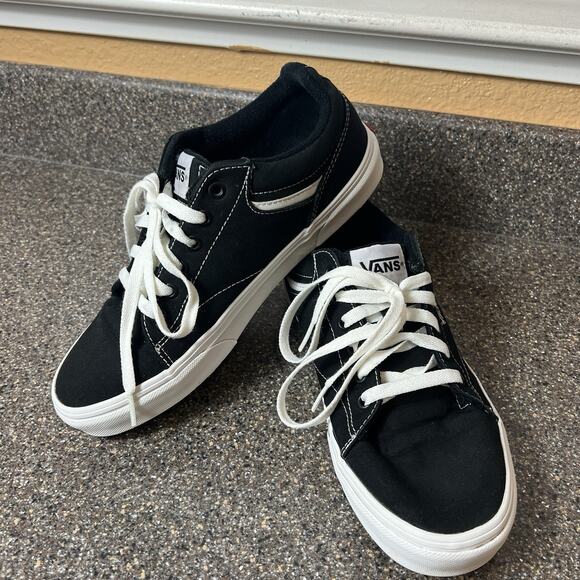 Vans Old Skool Mens Sz 8 Black Canvas Skate Sneaker Shoes Lace Up Low Top Padded - Picture 2 of 12